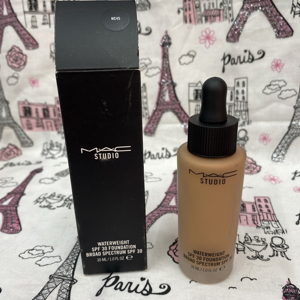 Mac Studio Waterweight SPF 30 Liquid Foundation